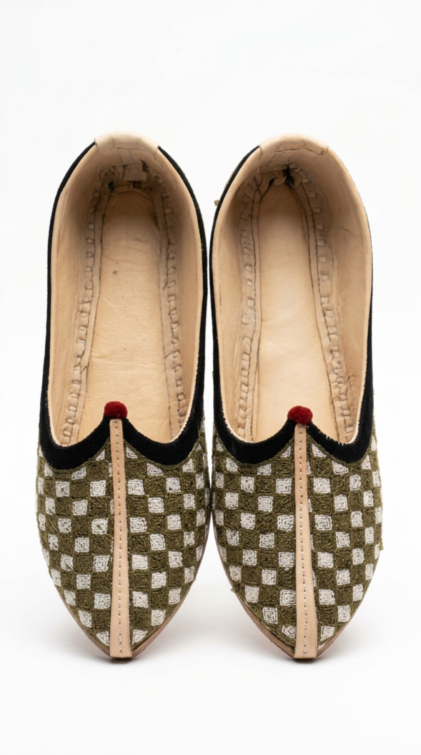 Handcrafted Ethnic Juttis